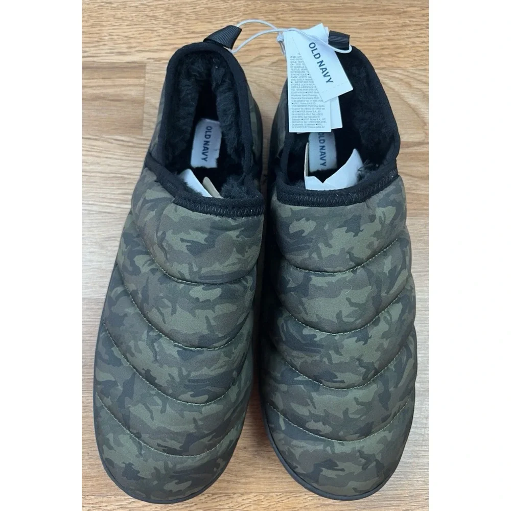Old Navy Puffer Slippers in Camo Green Men's Size Medium 8-9 NEW